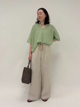 「FRAMeWORK（フレームワーク）の≪追加≫綿麻イージーパンツ 2（その他パンツ、ベージュ系）」を使った、arisaさん（レディース・164cm）の春コーディネート
