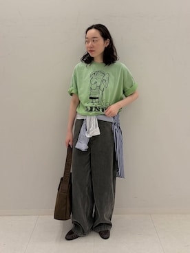 「FRAMeWORK（フレームワーク）の≪新色 / 追加≫コーデュロイペインターパンツ（その他パンツ、グリーン系）」を使った、arisaさん（レディース・164cm）の夏コーディネート
