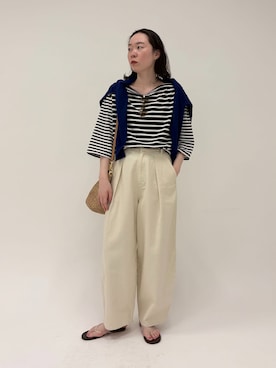 「FRAMeWORK（フレームワーク）のコットンドリルタックパンツ（その他パンツ、ホワイト系）」を使った、arisaさん（レディース・164cm）の春コーディネート