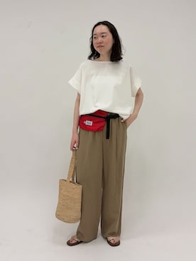 「FRAMeWORK（フレームワーク）のリネンレーヨンイージーパンツ（スラックス、ベージュ系）」を使った、arisaさん（レディース・164cm）の春コーディネート