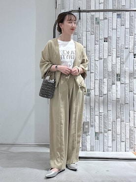 「LEPSIM（レプシィム）のマルチメリットワイドパンツ　630143（その他パンツ、ベージュ系）」を使った、naaalepsimさん（レディース）の春コーディネート