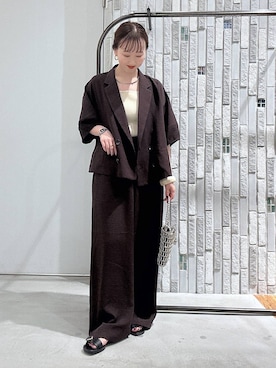 「LEPSIM（レプシィム）の《リネンライクドライシリーズ》ギャザーワイドパンツ　638911（その他パンツ、ブラウン系）」を使った、naaalepsimさん（レディース）の夏コーディネート