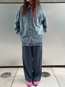 「A.D.C.L.（エーディーシーエル）のダブルポケット オーバーサイズ デニムシャツ（シャツ/ブラウス、ブルー系）」を使った、A.D.C.L.さん（レディース・162cm）の夏コーディネート
