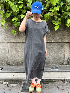 「A.D.C.L.（エーディーシーエル）の【ライトデニムで軽い着心地】袖フリル デニム ロングワンピース（ワンピース、ブラック系）」を使った、A.D.C.L.さん（レディース・162cm）の夏コーディネート