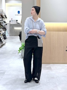「アイテム（PC・スマホグッズ/家電、グレー系）」を使った、アミさん（レディース・167cm）の春コーディネート
