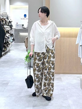 「GLOBAL WORK（グローバルワーク）のサラサラDRYスクエアタンク/636753（タンクトップ、ホワイト系）」を使った、アミさん（レディース）の春コーディネート