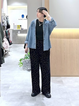 「GLOBAL WORK（グローバルワーク）のセルフカットベロアプリーツパンツ/1049228（その他パンツ、ブラック系）」を使った、アミさん（レディース）の秋コーディネート