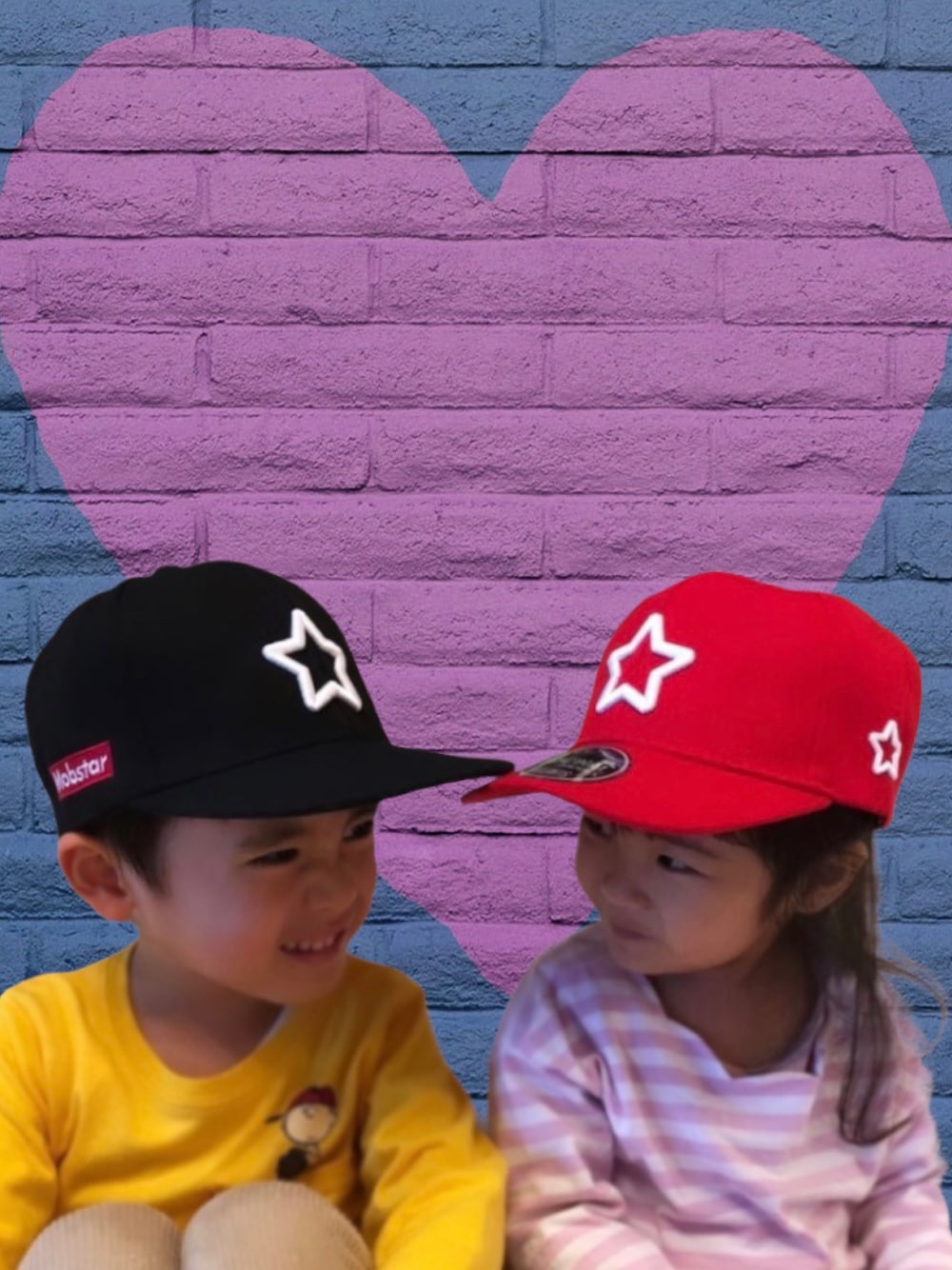 「秋のコーデ、休日スタイル、スニーカーコーデ、黒、きれいめカジュアル、kids、こどもコーデ」｜「THE MOBSTAR  JAPANのアイテム（キャップ、ブラック系）」を使った、中野英雄さん（メンズ・170cm）の秋コーディネートの1枚目の写真