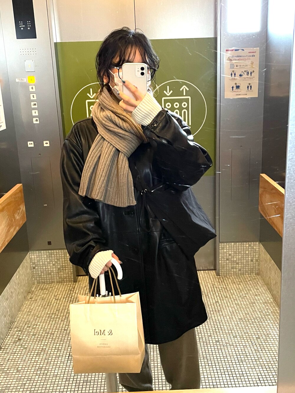 「ほめられ本命コーデ、低身長女子、低身長、低身長コーデ、TODAYFUL、メガネ女子」｜「TODAYFULのウールリブストール（マフラー、ベージュ系）」を使った、まーむちゃんさん（レディース・155cm）の冬コーディネートの1枚目の写真