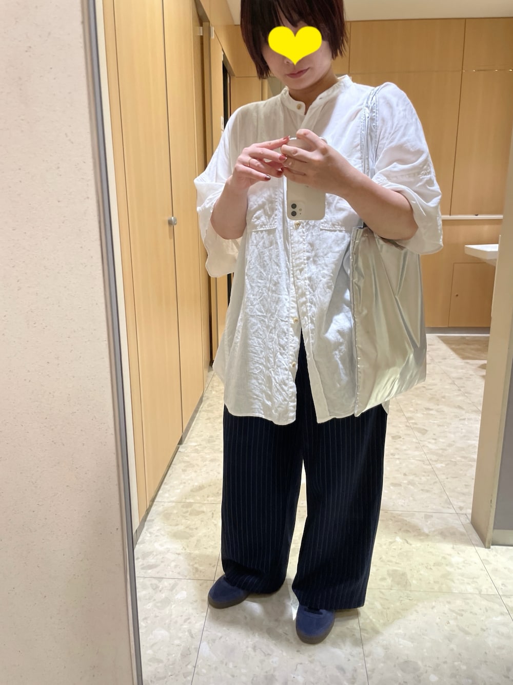 「低身長、低身長コーデ、オーバーサイズ、ノーカラーシャツ、バンドカラーシャツ、マチャット、machatt、MACHATT、パンツスタイル」｜「CIAOPANIC TYPYの【体型カバー】リネンレーヨンドルマンシャツ（シャツ/ブラウス、ホワイト系）」を使った、まーむちゃんさん（レディース・155cm）の秋コーディネートの1枚目の写真