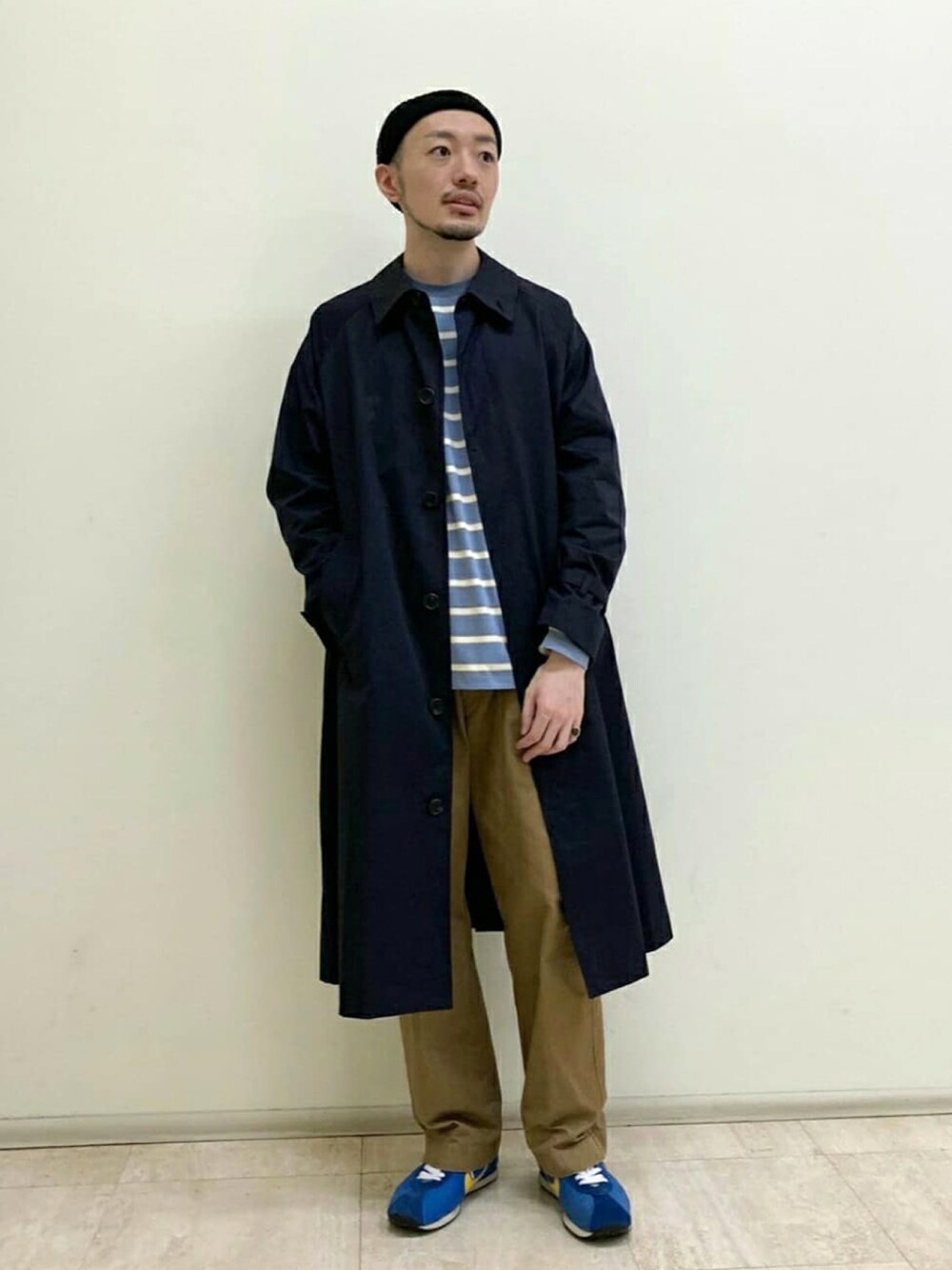 「だから秋服が好き、フレディアンドグロスター、FREDY&GLOSTER、ステンカラーコート、ワッチ、ボーダー、秋コーデ、wearhalloween2021、チノパン、ロンT、レイヤードスタイル、休日スタイル、おしゃれさんと繋がりたい、お洒落さんとつながりたい」｜「halo commodityの【halo Commodity/ハロ コモディティー】Half Thick Watch ワッチ ニット帽（ニットキャップ/ビーニー、ブラック系）」を使った、GLOSTER stylingさん（メンズ・176cm）の秋コーディネートの1枚目の写真