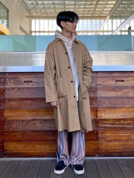 「GLOSTER（グロスター）のアイテム（ステンカラーコート）」を使った、GLOSTER stylingさん（メンズ・170cm）の冬コーディネート