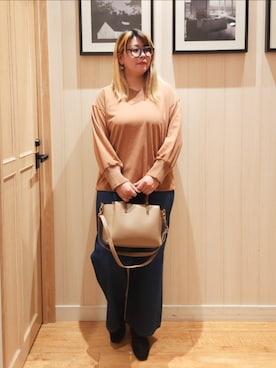 「アイテム（トップス）」を使った、れーやんさん（レディース・168cm）の秋コーディネート
