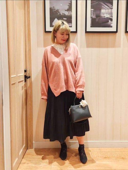 セール】ふんわりやわらか変形Vネックニット（ニット/セーター）｜SHOO