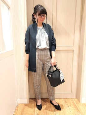 「お仕事コーデ」｜「アイテム（ポンチョ）」を使った、れーやんさん（レディース・167cm）の秋コーディネート