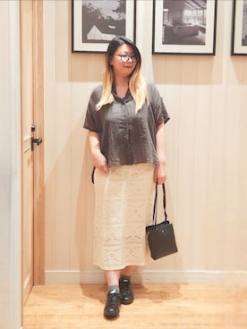 「SHOO・LA・RUE（シューラルー）の【体型カバー】ふんわり質感 やわらかこなれ5分袖シアーシャツ（シャツ/ブラウス、グレー系）」を使った、れーやんさん（レディース・168cm）の夏コーディネート