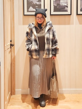 「アイテム（スカート）」を使った、れーやんさん（レディース・168cm）の秋コーディネート