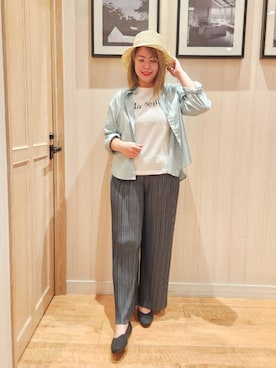 「SHOO・LA・RUE（シューラルー）の【洗える】楽してほっそり見え カットプリーツパンツ（その他パンツ）」を使った、れーやんさん（レディース・167cm）の春コーディネート