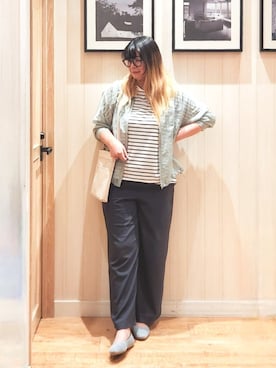 「SHOO・LA・RUE（シューラルー）のシアーリブブルゾン（ブルゾン、グリーン系）」を使った、れーやんさん（レディース・168cm）の夏コーディネート