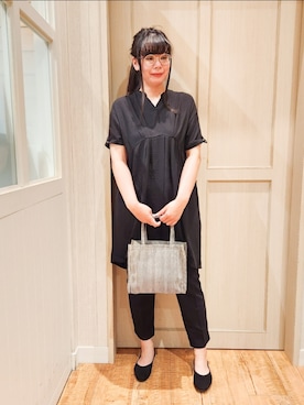 「オールブラック」｜「アイテム（チュニック）」を使った、れーやんさん（レディース・167cm）の夏コーディネート