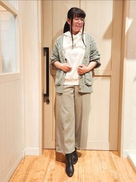 「フーディー」｜「アイテム（スウェット）」を使った、れーやんさん（レディース・167cm）の秋コーディネート