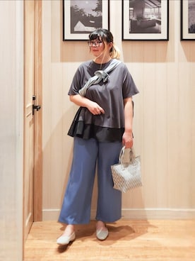 「SHOO・LA・RUE（シューラルー）の【洗濯機可/体系カバー】こなれ感をプラスする BIGポケットライトオンスデニムシャツ（シャツ/ブラウス、ブルー系）」を使った、れーやんさん（レディース・168cm）の春コーディネート