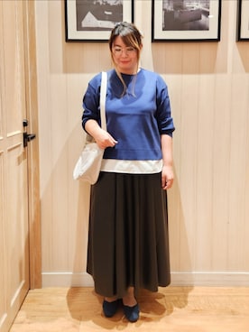 「アイテム（パンプス、ブルー系）」を使った、れーやんさん（レディース・168cm）の秋コーディネート