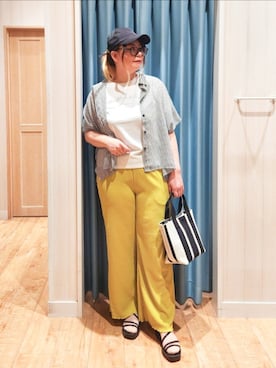 「SHOO・LA・RUE（シューラルー）の【洗濯機可/体型カバー】羽織るだけで雰囲気変わる 柄アソート ポンチョ風シアーシャツ（シャツ/ブラウス、ホワイト系）」を使った、れーやんさん（レディース・168cm）の夏コーディネート