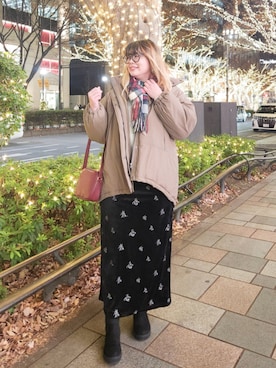 「アイテム（ストール/ショール）」を使った、れーやんさん（レディース・168cm）の冬コーディネート