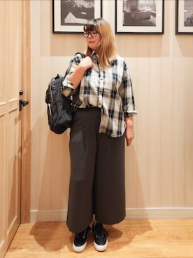 「アイテム（バックパック/リュック）」を使った、れーやんさん（レディース・168cm）の秋コーディネート