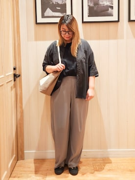 「アイテム（トートバッグ）」を使った、れーやんさん（レディース・168cm）の秋コーディネート