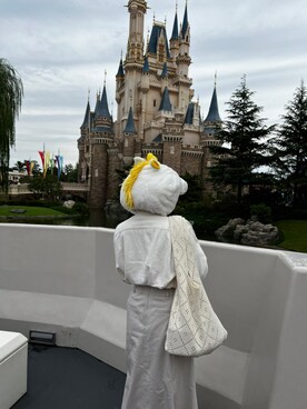 シャツ ブラウス ベージュ系 を使った ディズニーコーデ の人気ファッションコーディネート Wear