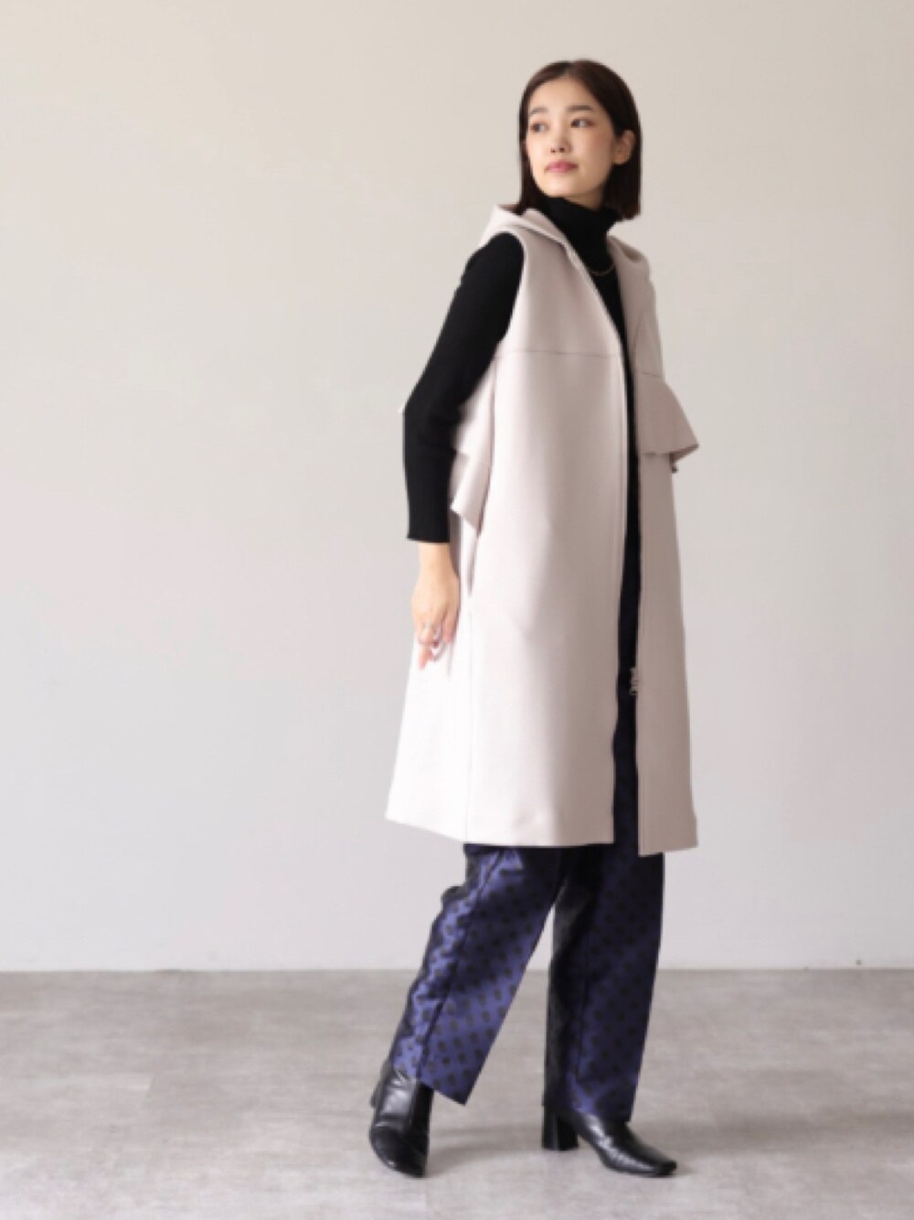 HERENCIA（ヘレンチア）の「バックシャン バックフリル エア