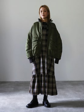 「チェックワンピース」｜「アイテム（ブルゾン）」を使った、HERENCIA_SNAP さん（レディース・165cm）の秋コーディネート