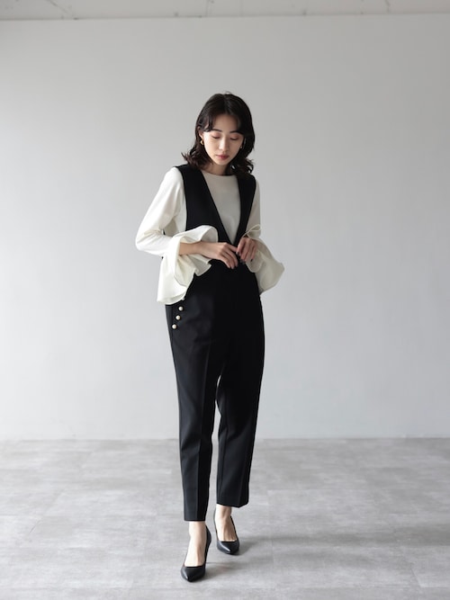 美品 ヘレンチア パール サロペット 卒業入学 つなぎ 黒 オケージョン HERENCIA（ヘレンチア）の「【オケージョン】ポケットパール V