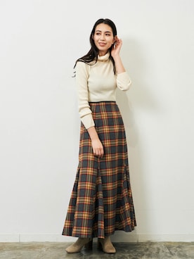 「アイテム（スカート、オレンジ系）」を使った、HERENCIA_SNAP さん（レディース・165cm）の冬コーディネート