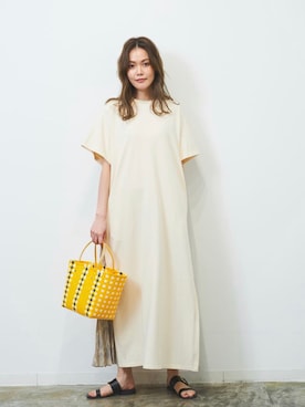 「アイテム（かごバッグ、イエロー系）」を使った、HERENCIA_SNAP さん（レディース・165cm）の夏コーディネート