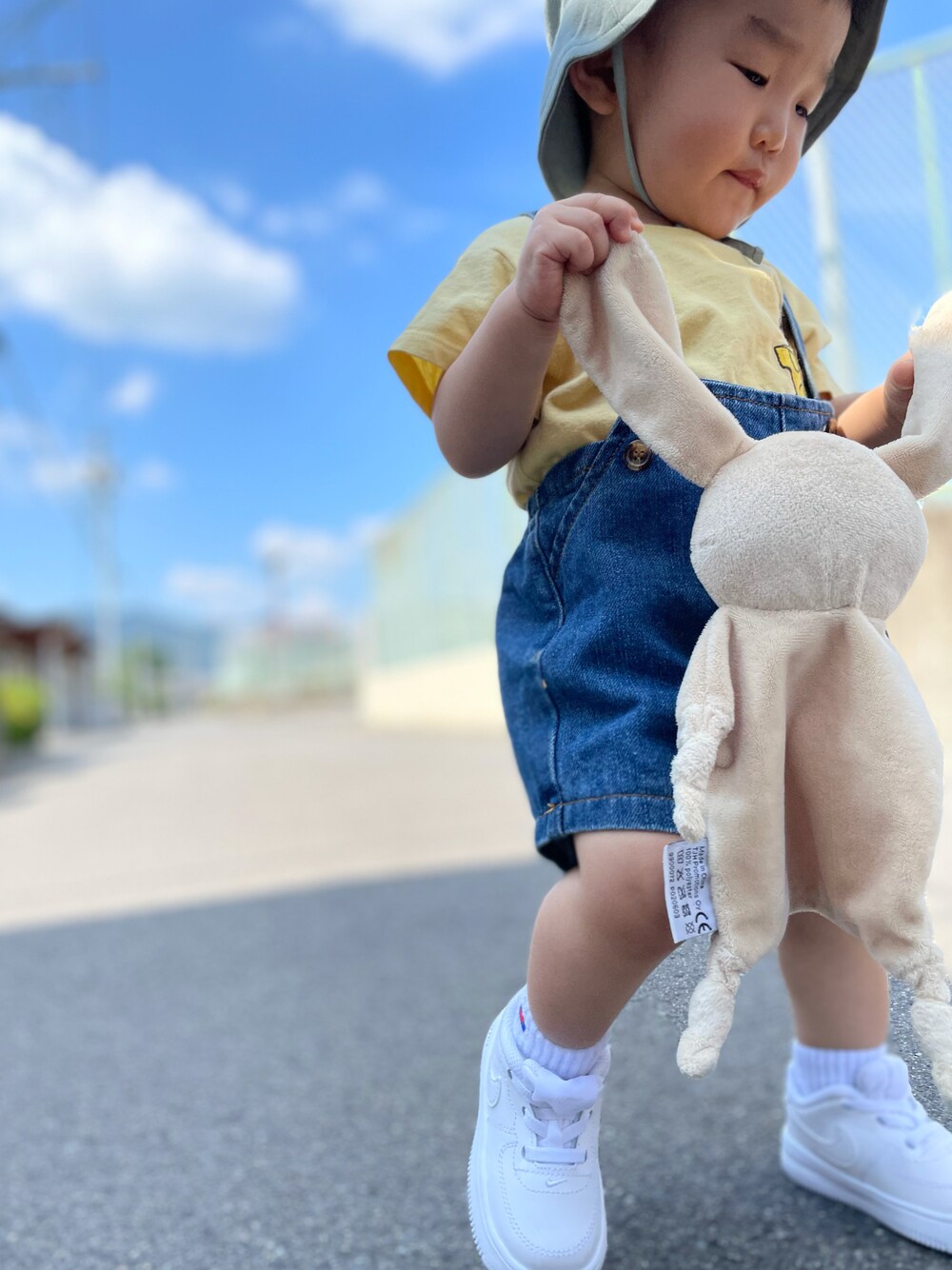 「夏コーデ、赤ちゃん、男の子、UNIQLO、韓国ファッション、NIKE、スニーカー」｜「H&Mのアイテム（ハット、グリーン系）」を使った、ぎださん（キッズ・70cm）の夏コーディネートの1枚目の写真