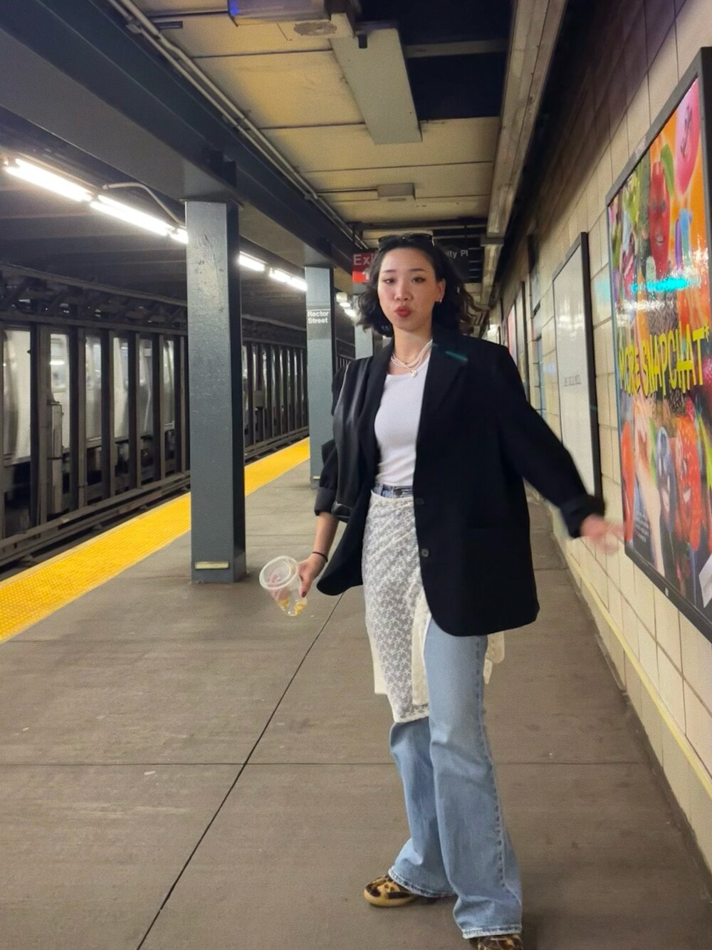 「夏服、ootd」｜「MOUSSYのアイテム（デニムパンツ、ブルー系）」を使った、hoyeekongさん（レディース・157cm）の春コーディネートの1枚目の写真