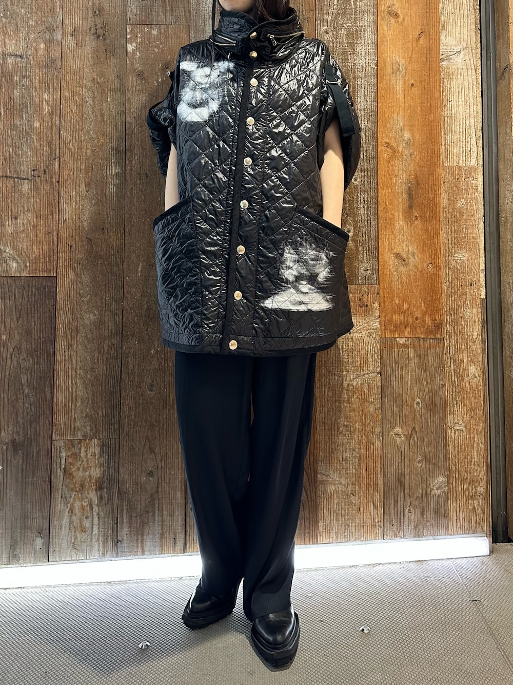 「ROYAL FLASH、Soloist、SHARE SPIRIT」｜「TAKAHIROMIYASHITATheSoloIst.のアイテム（ジャケット/アウター、ブラック系）」を使った、照井千尋さん（レディース・163cm）の夏コーディネートの1枚目の写真