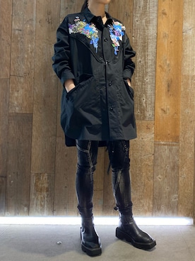「KMRii（ケムリ）のアイテム（パンツ）」を使った、照井千尋さん（レディース・163cm）の春コーディネート