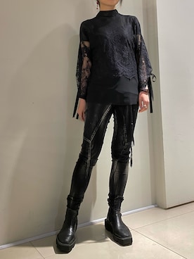 「KMRii（ケムリ）のアイテム（パンツ）」を使った、照井千尋さん（レディース・163cm）の春コーディネート
