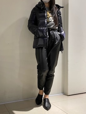 「MONCLER（モンクレール）のアイテム（ダウンジャケット/コート）」を使った、照井千尋さん（レディース・163cm）の秋コーディネート
