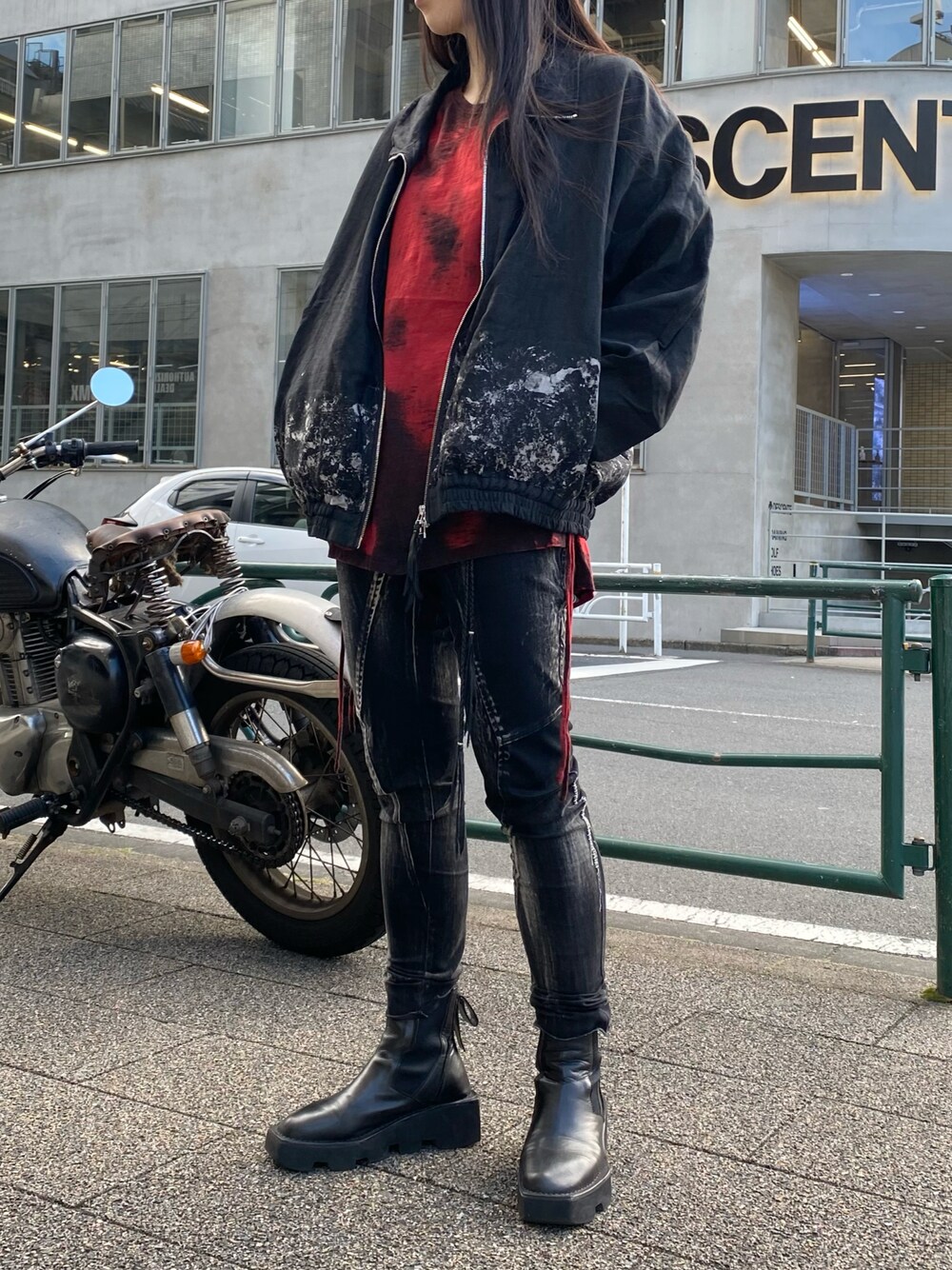 「ROYAL FLASH、KMRii」｜「KMRiiのアイテム（ジャケット/アウター、ブラック系）」を使った、照井千尋さん（レディース・163cm）の冬コーディネートの1枚目の写真