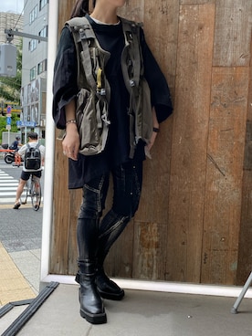 「KMRii（ケムリ）のアイテム（パンツ）」を使った、照井千尋さん（レディース・163cm）の夏コーディネート