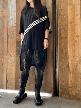 「KMRii（ケムリ）のアイテム（パンツ）」を使った、照井千尋さん（レディース・163cm）の夏コーディネート