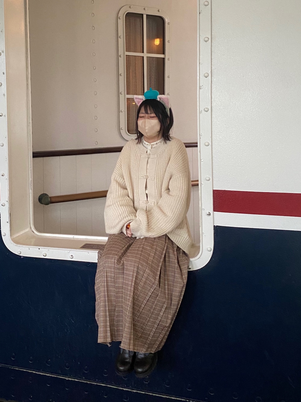 「シンプルスタイル、ラクチンコーデ、お洒落さんとつながりたい、いいね、save、フォローお願いします🤑、休日コーデ、ガーリー、低身長、低身長コーデ、淡色コーデ、プチプラ、エヘカソポ、ディズニーコーデ、スカート、ゆるコーデ、ナチュラル」｜「ehka sopoの刺繍ピンタックブラウス（シャツ/ブラウス、ホワイト系）」を使った、るる 🥦低身長コーデ🥬さん（レディース・149cm）の夏コーディネートの1枚目の写真