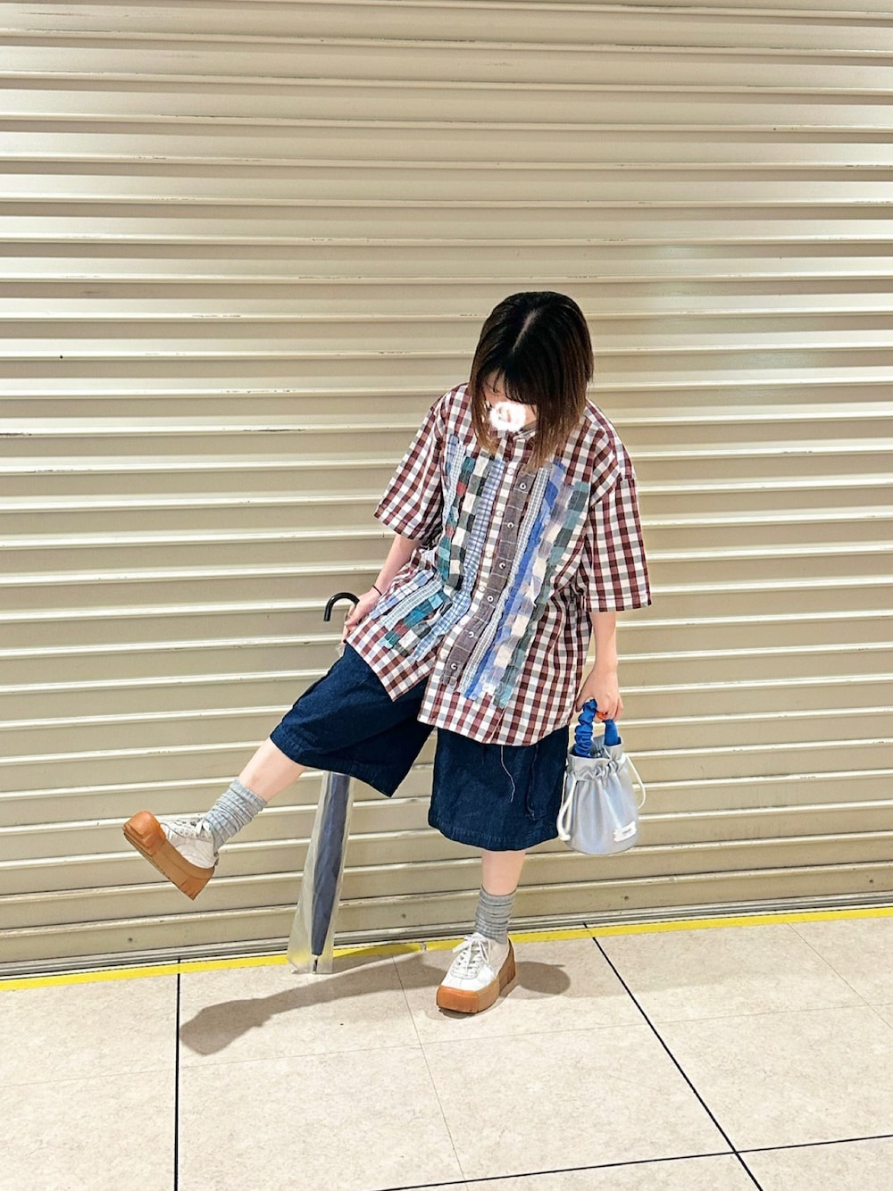 「いいね、save、フォローお願いします🤑、古着MIX、古着コーデ、古着好きな人と繋がりたい、リメイク、ラクチンコーデ、お洒落さんとつながりたい、休日スタイル、着回しコーデ、ゆるコーデ、カジュアルコーデ、カジュアルスタイル、低身長、低身長コーデ、チェック」｜「Onitsuka TigerのDELEGATION CHUNK / デレゲーション チャンク（スニーカー、ホワイト系）」を使った、るる 🥦低身長コーデ🥬さん（骨格ナチュラル・レディース・149cm）の夏コーディネートの1枚目の写真