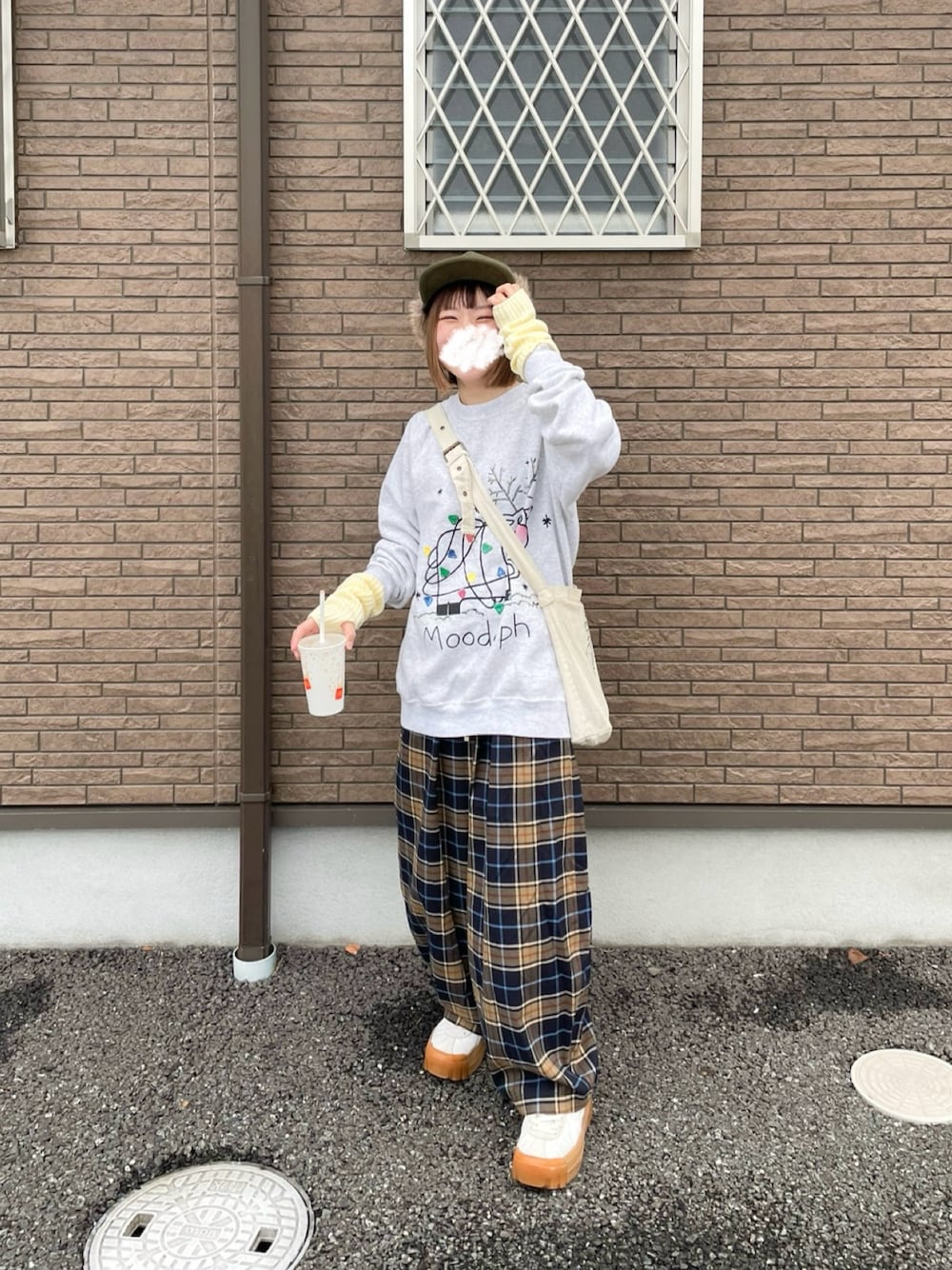 ãã¯ã€ãç³»ã®ã·ã§ã«ããŒããã°ããã¯ã€ãç³»ã®ã¹ããŒã«ãŒãã°ã¬ãŒç³»ã®ã¹ãŠã§ãããççšããã¬ãã£ãŒã¹ã®ç§ã³ãŒãã£ããŒãã®1æç®ã®åç