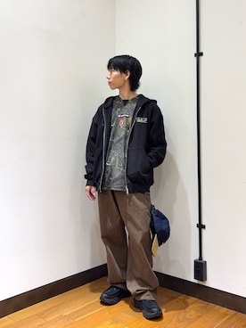 「URBAN RESEARCH（アーバンリサーチ）のLOTTO　itteki LOGO ZIP HOODIE（パーカー、ブラック系）」を使った、オタケさん（メンズ・162cm）の秋コーディネート